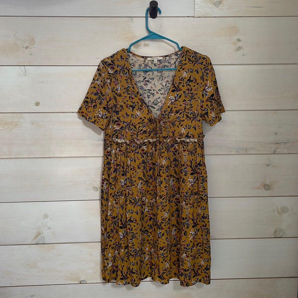 Lovely Summer/Spring Floral Dress. Size Small. Tie Front. Sunday Brunch